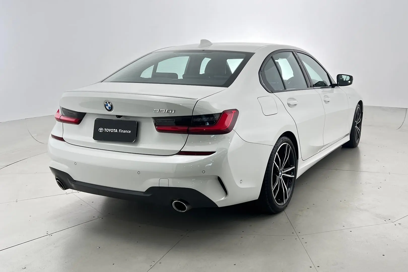 2019 BMW 3 Series Gallery Image 4