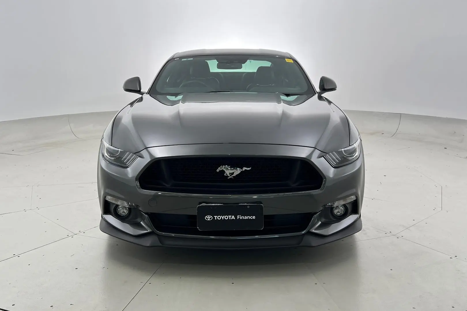 2017 Ford Mustang Gallery Image 10