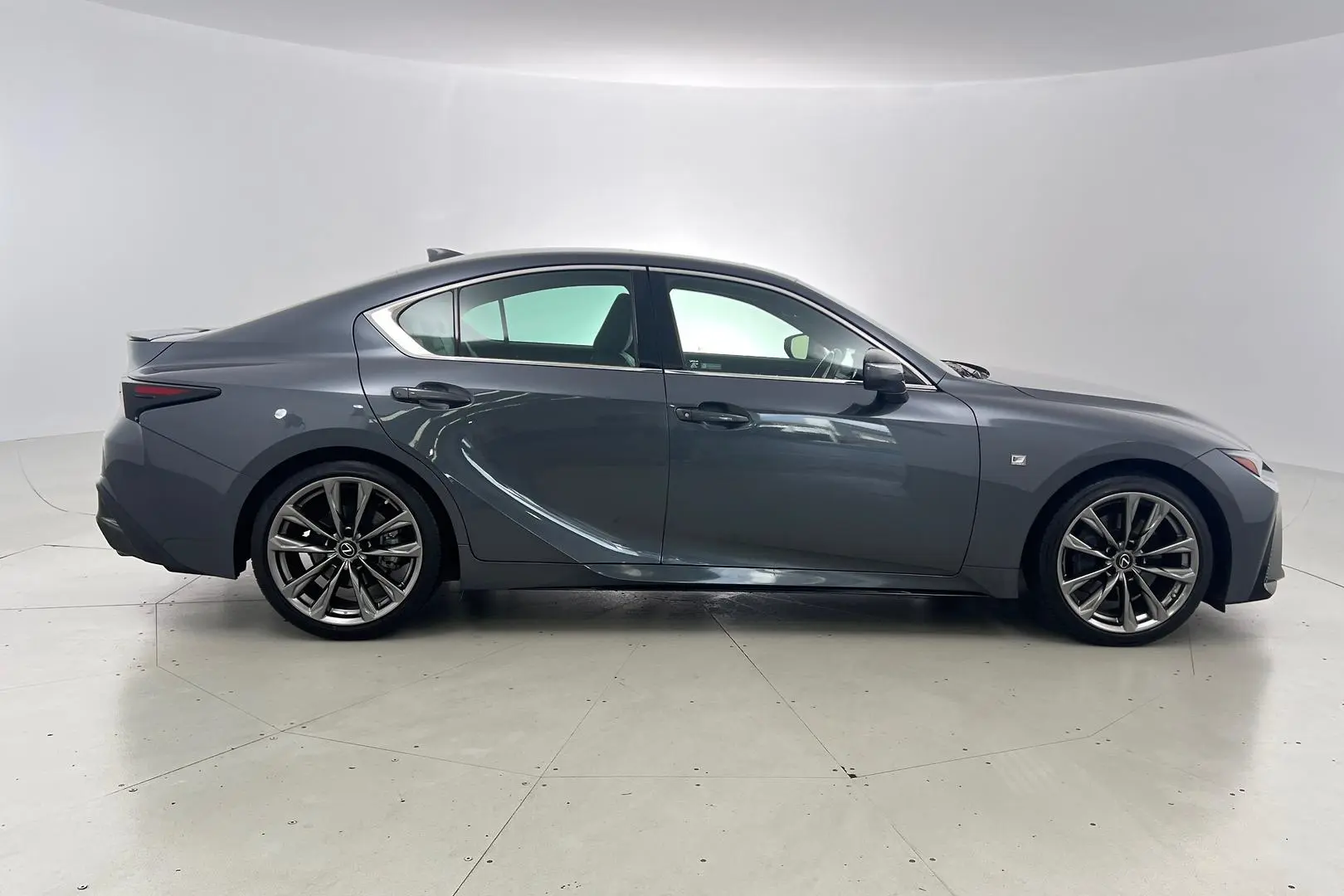 2021 Lexus IS Gallery Image 3
