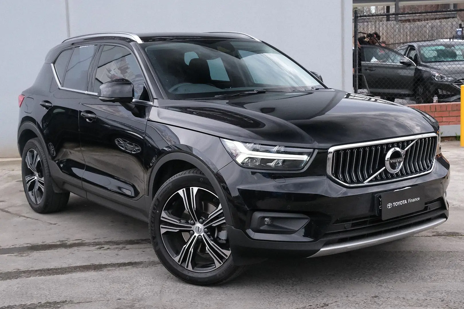 2021 Volvo XC40 Gallery Image 1