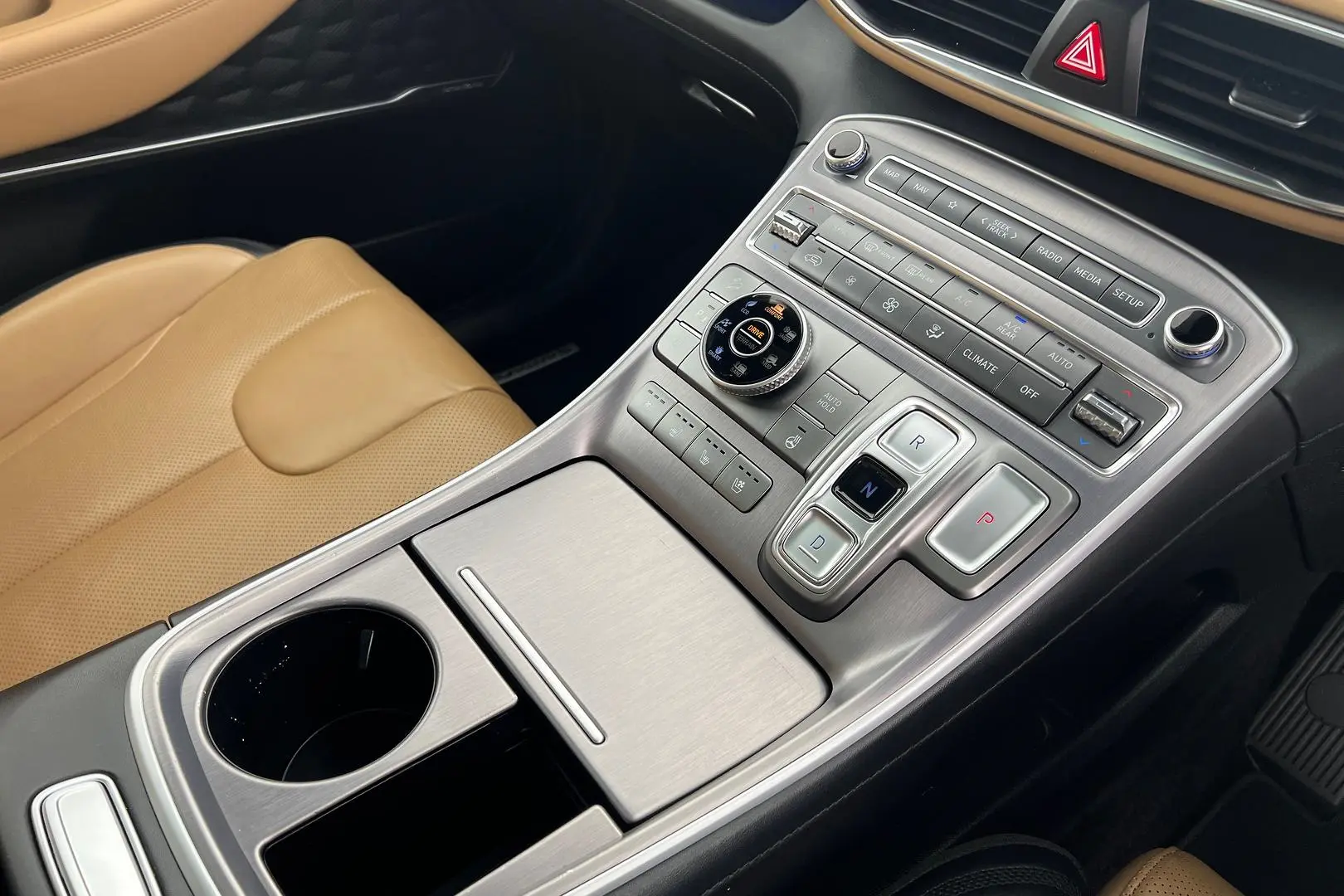 2021 Hyundai Santa Fe Gallery Image 18