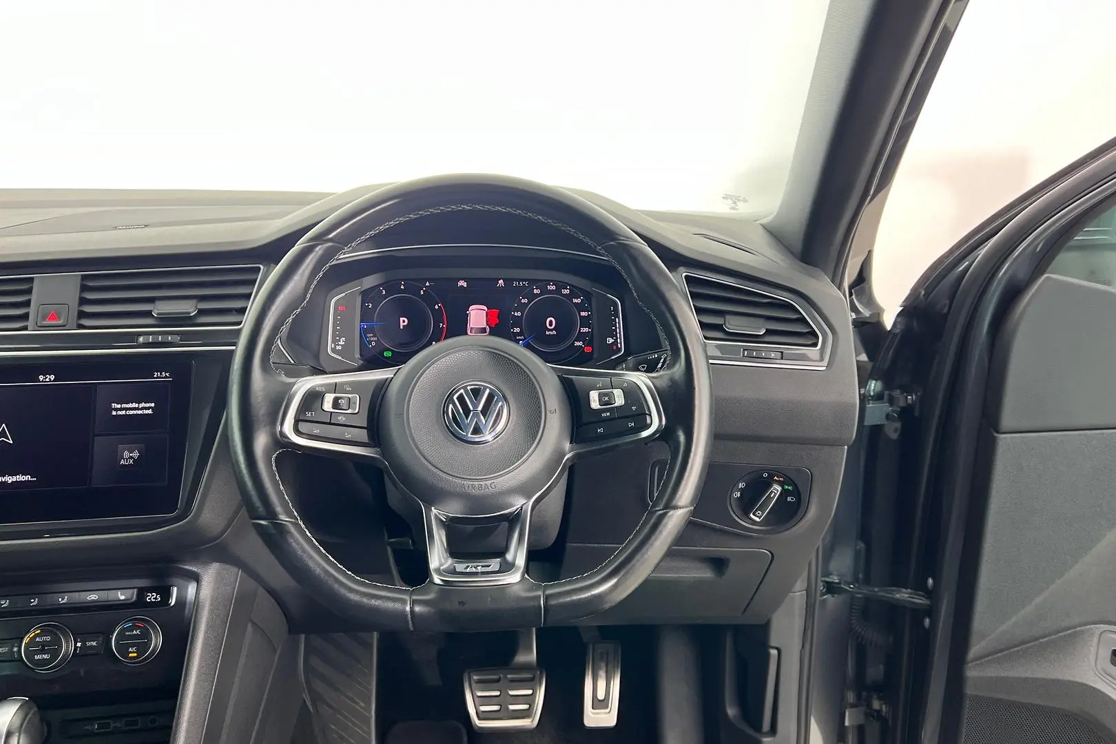 2020 Volkswagen Tiguan Gallery Image 17