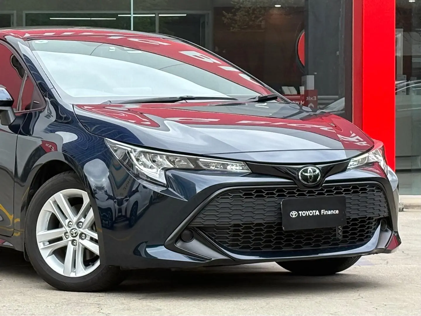 2020 Toyota Corolla Gallery Image 3