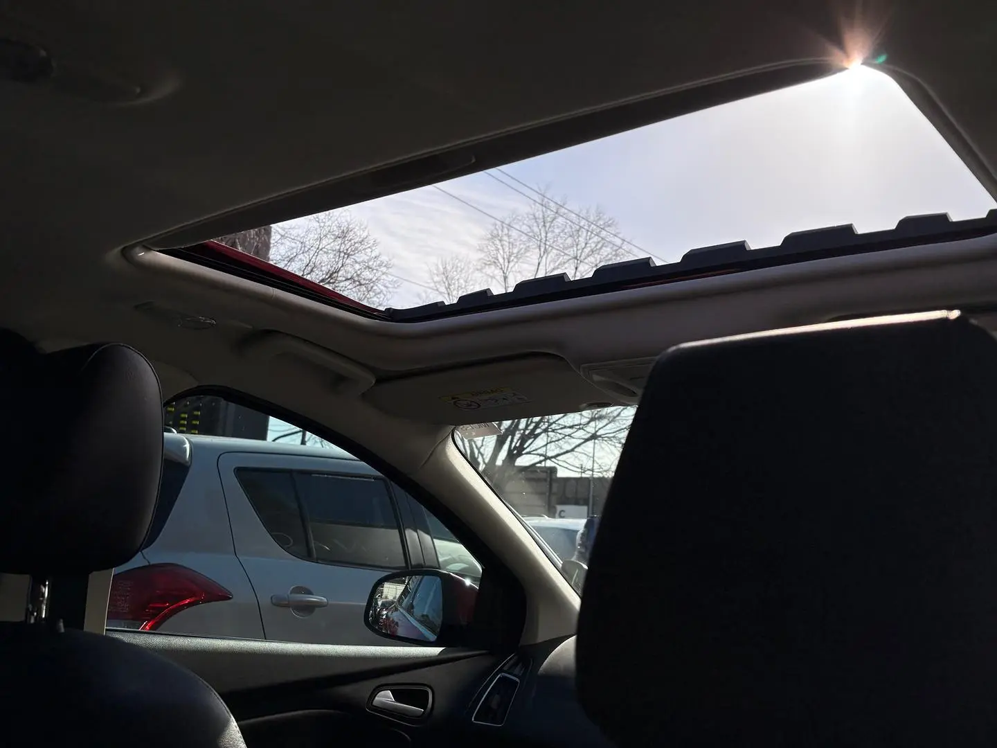 2017 Ford Focus Gallery Image 2