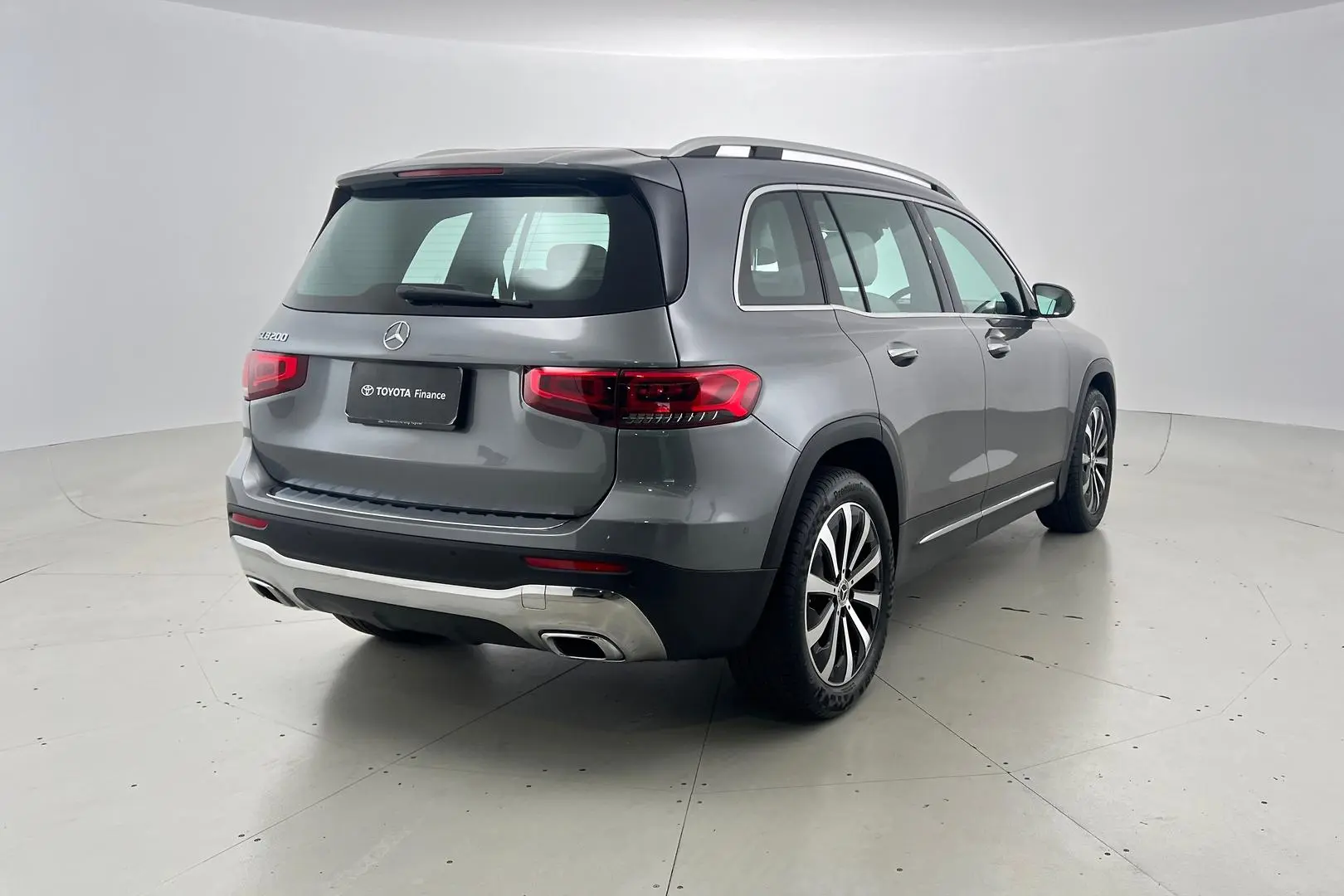 2021 Mercedes-Benz GLB-Class Gallery Image 10