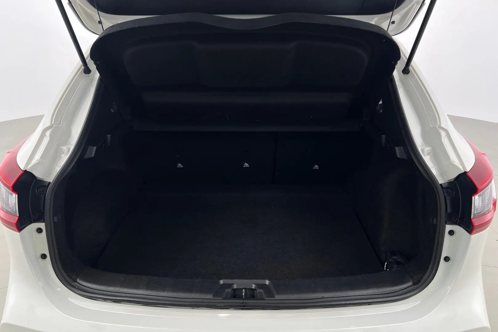 2020 Nissan QASHQAI Gallery Image 20