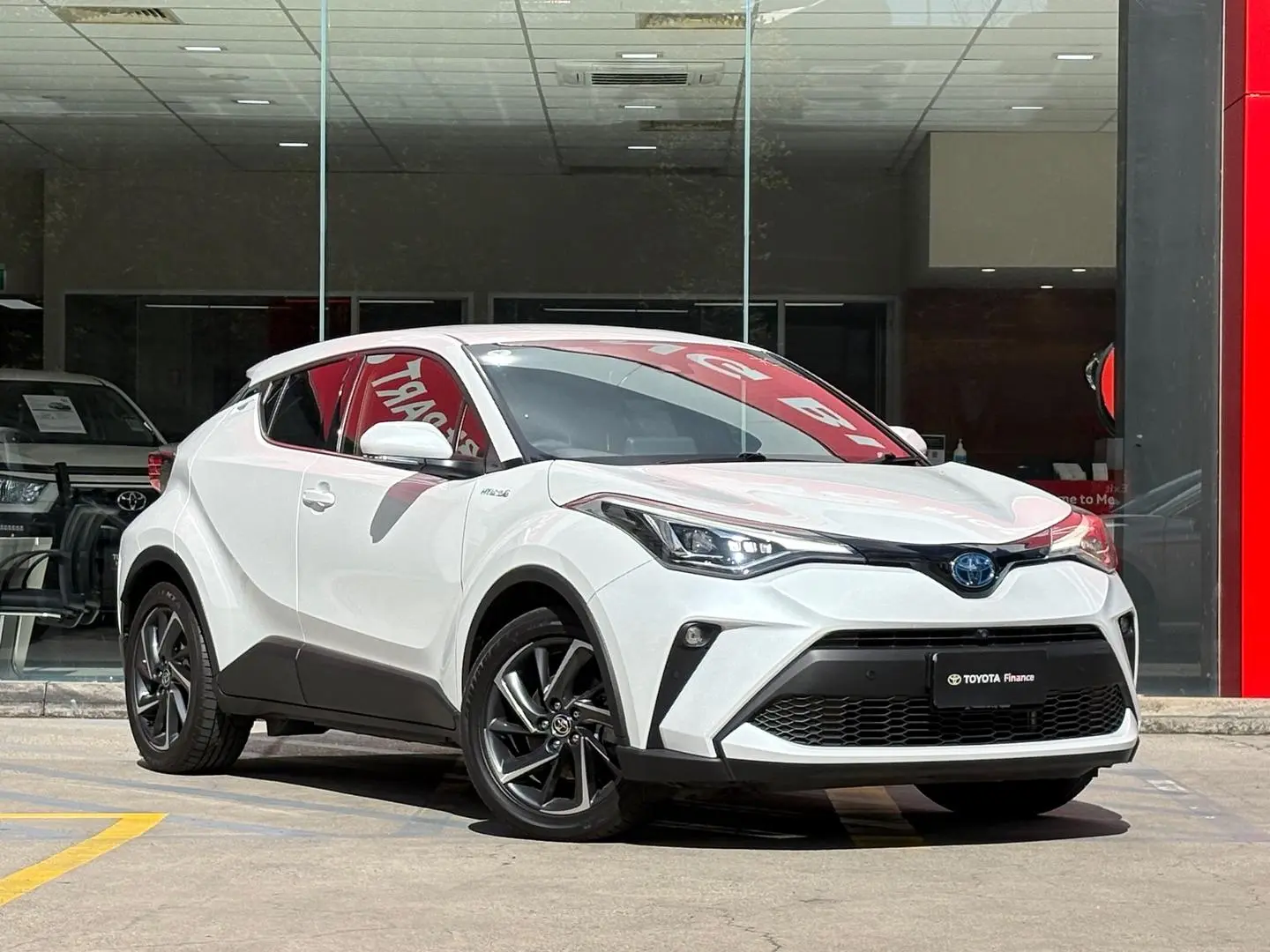 2022 Toyota C-HR Gallery Image 1