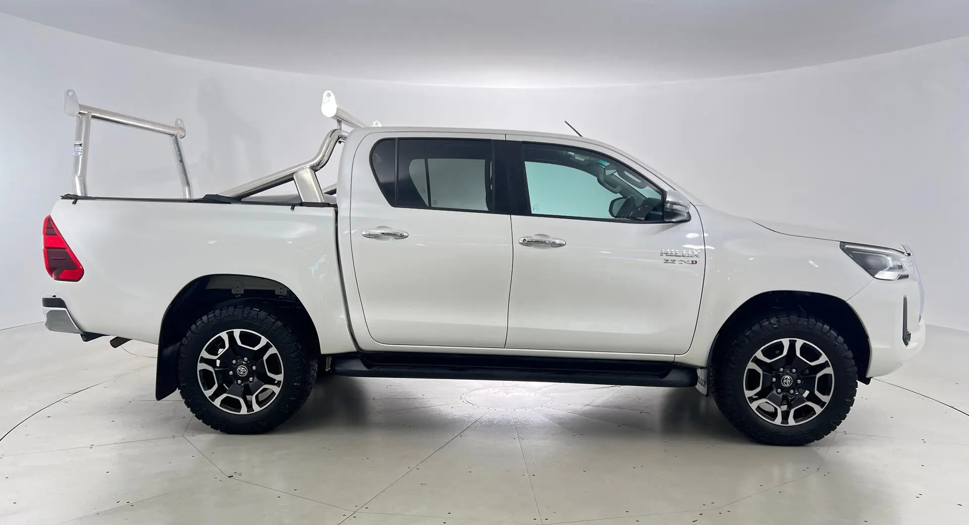 2020 Toyota Hilux Gallery Image 3