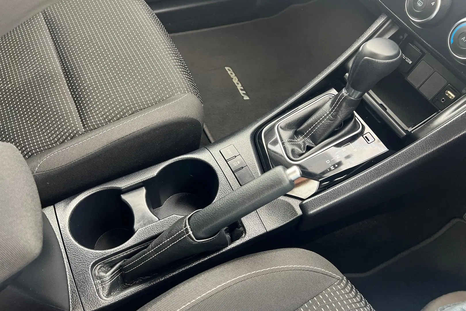 2018 Toyota Corolla Gallery Image 4