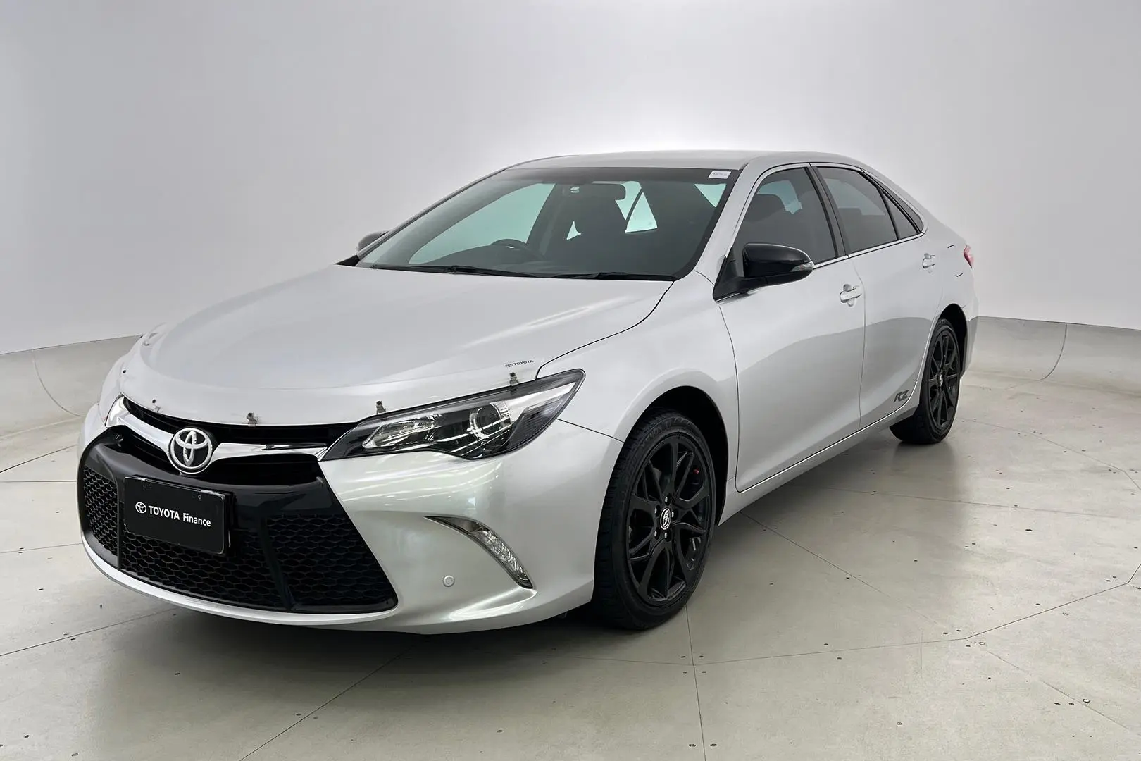 2017 Toyota Camry Gallery Image 8