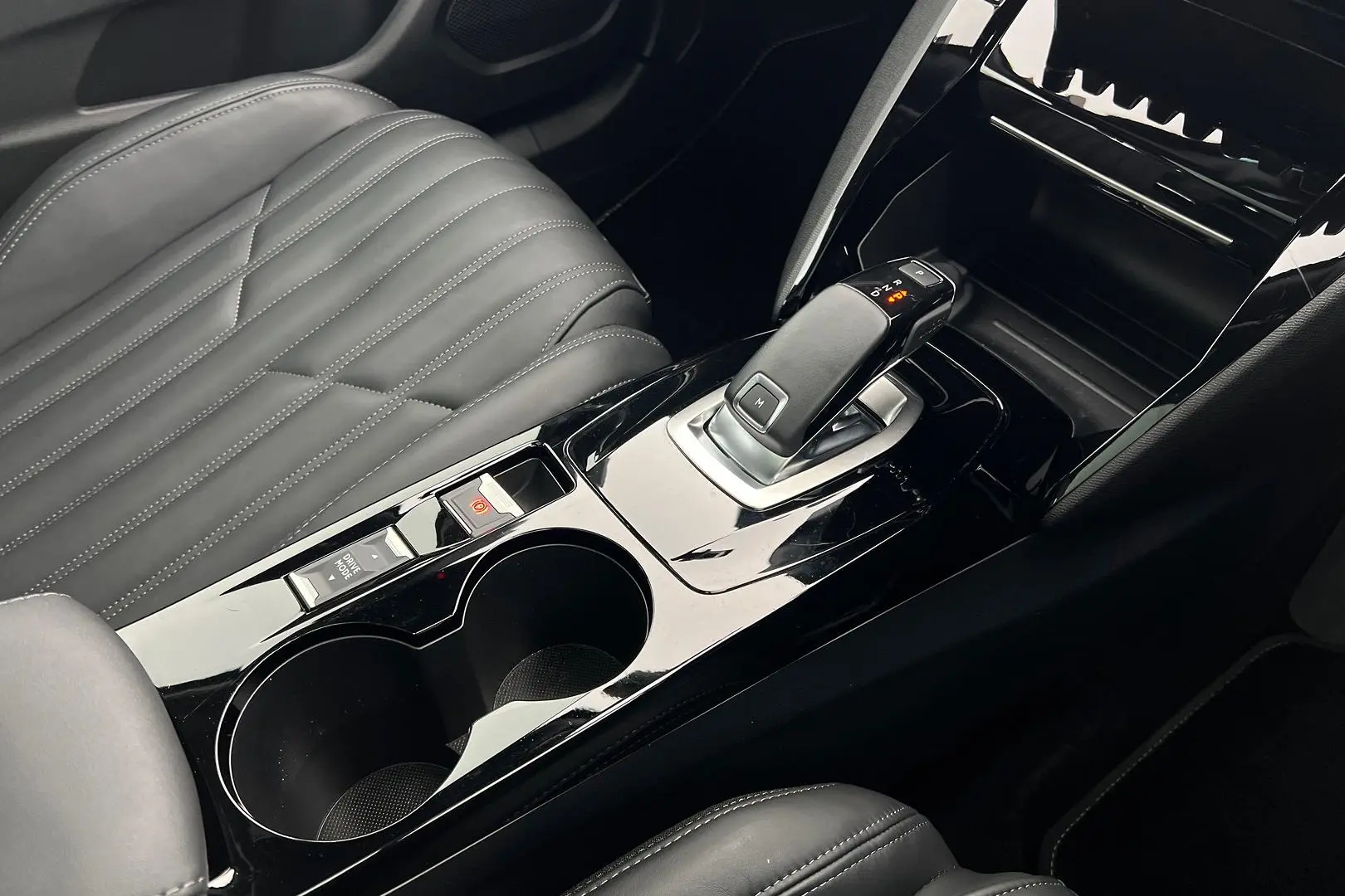 2022 Peugeot 2008 Gallery Image 17