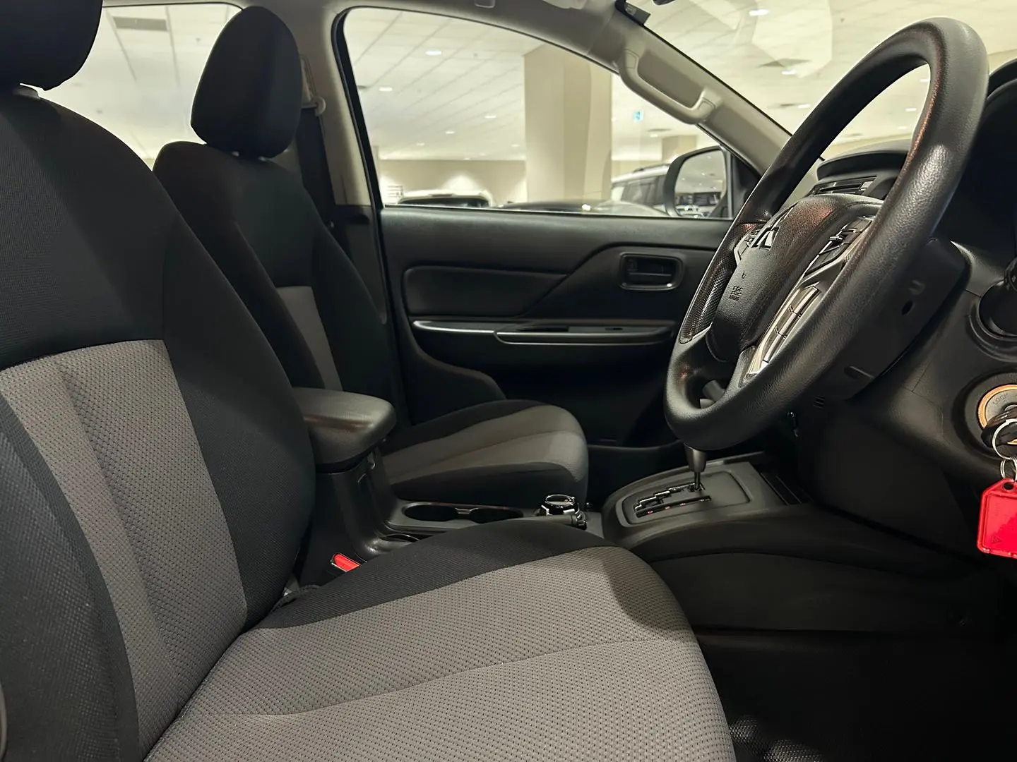 2021 Mitsubishi Triton Gallery Image 11
