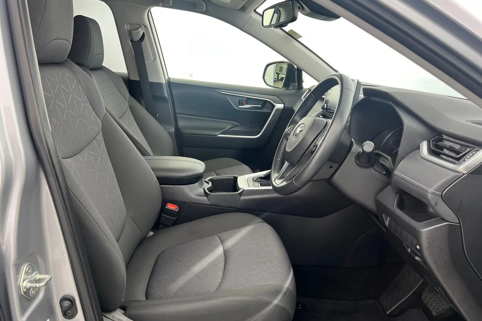 2022 Toyota RAV4 Gallery Image 11