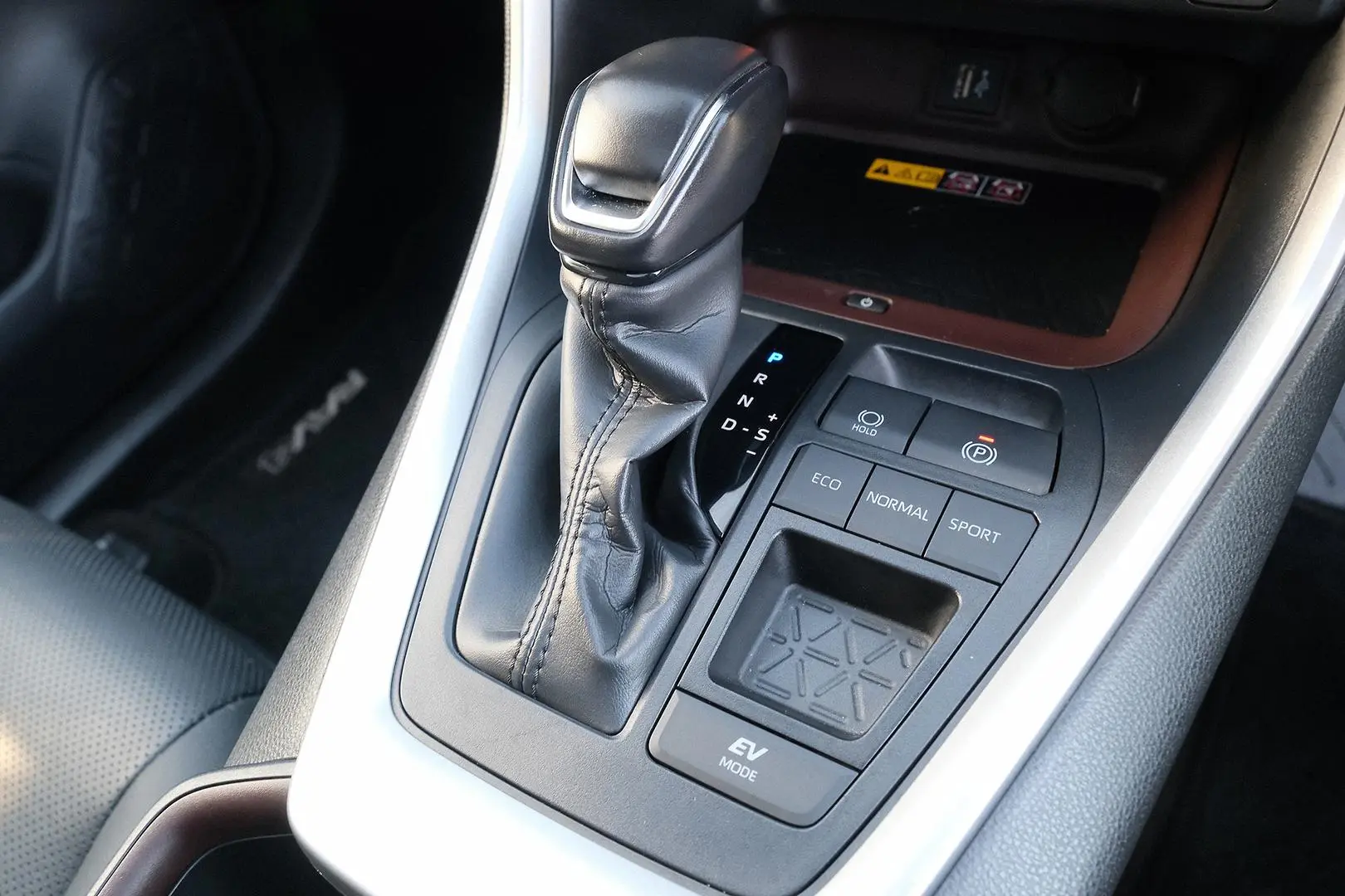 2023 Toyota RAV4 Gallery Image 18