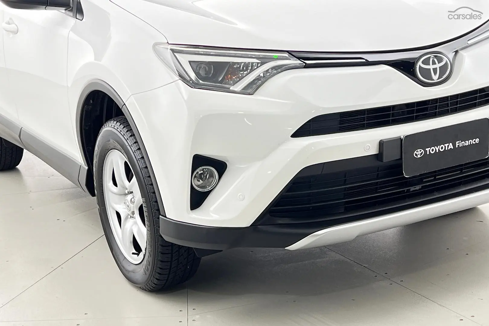 2018 Toyota RAV4 Image 3