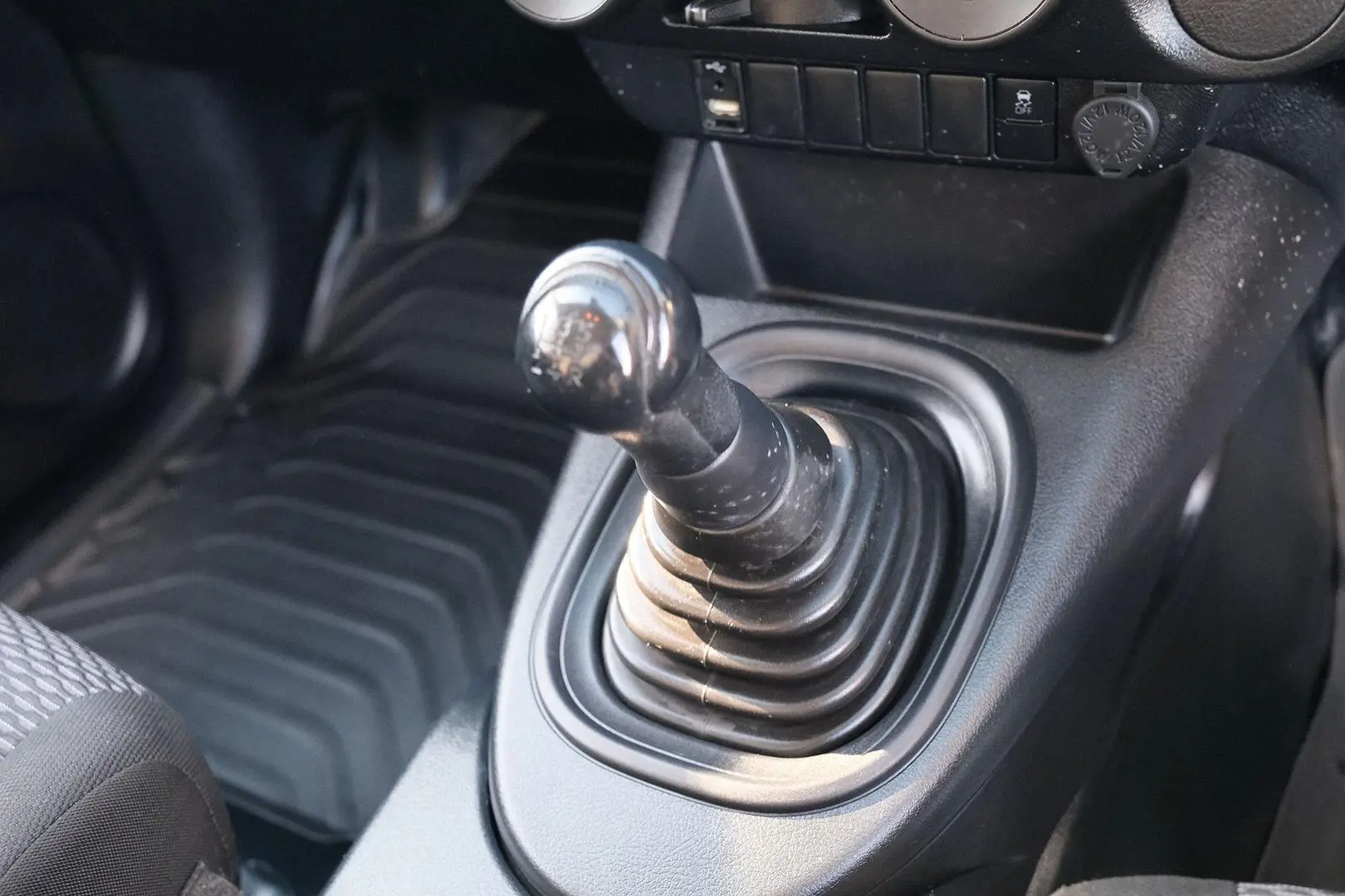 2020 Toyota Hilux Gallery Image 18