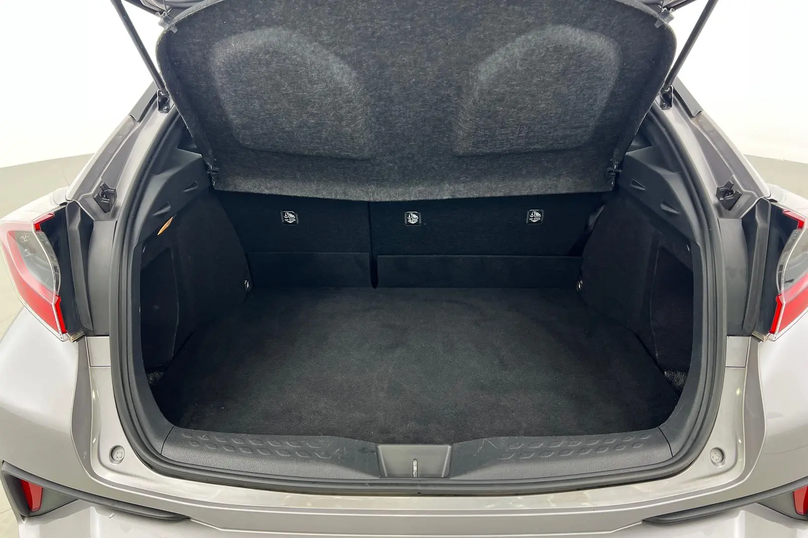2018 Toyota C-HR Gallery Image 20