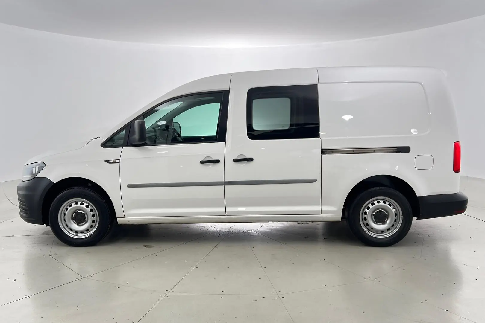 2018 Volkswagen Caddy Gallery Image 8