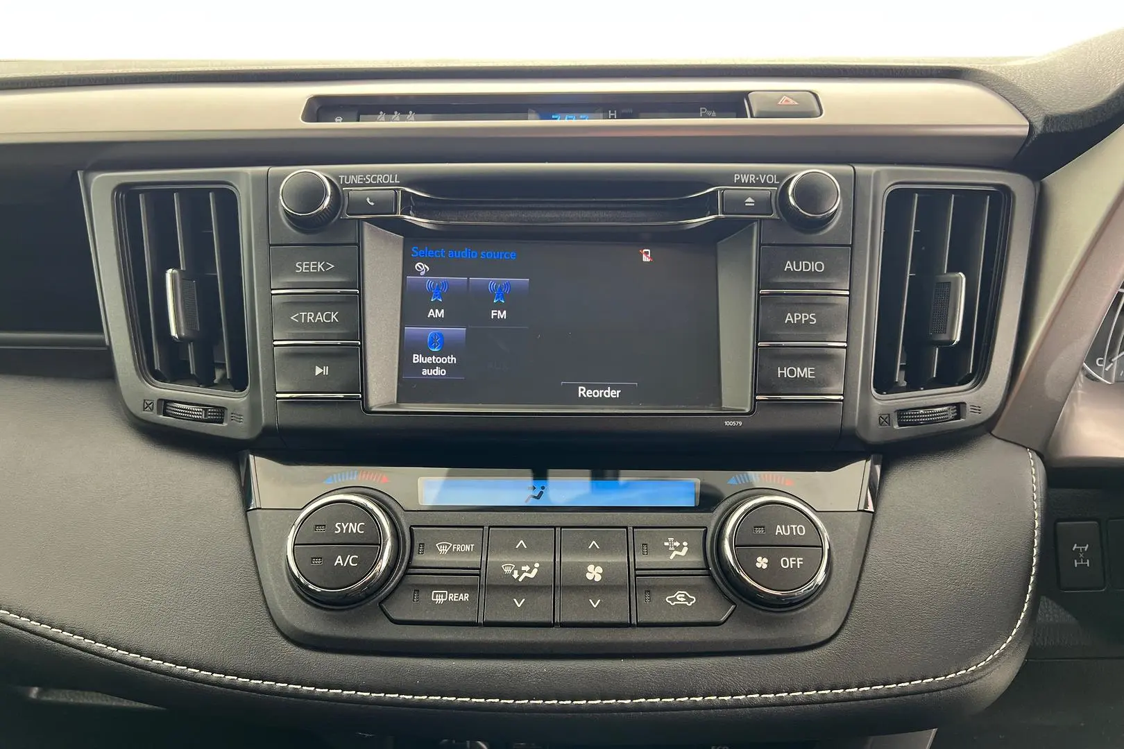 2016 Toyota RAV4 Gallery Image 14