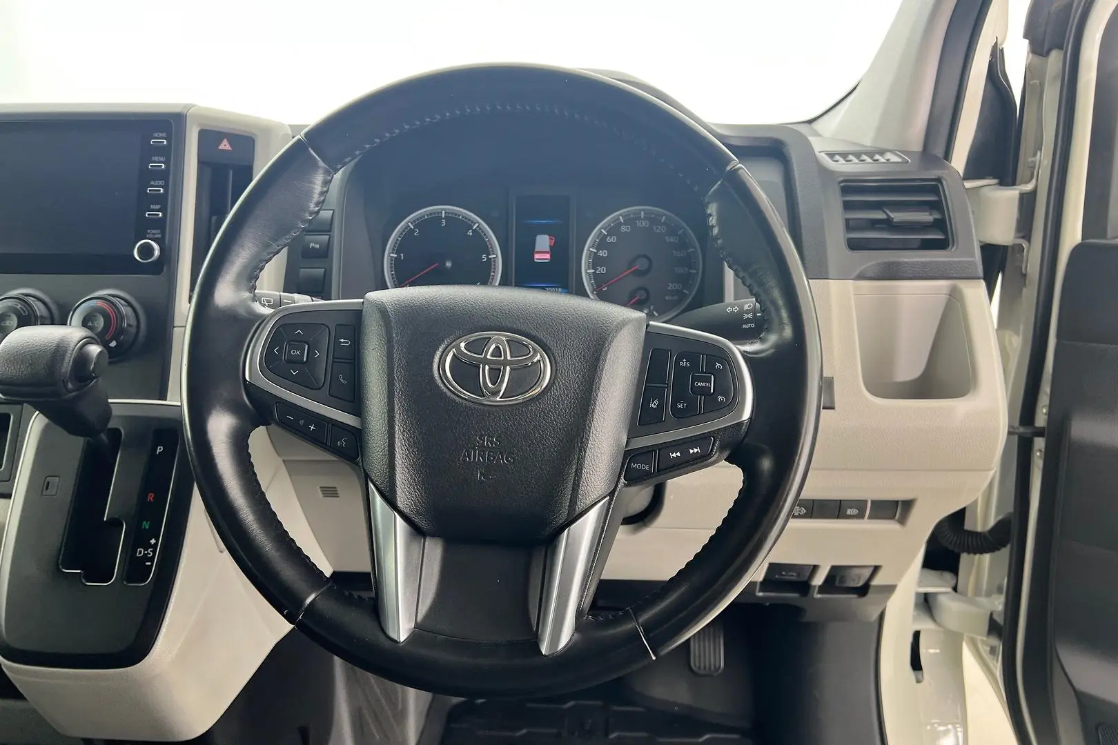 2022 Toyota Hiace Gallery Image 12