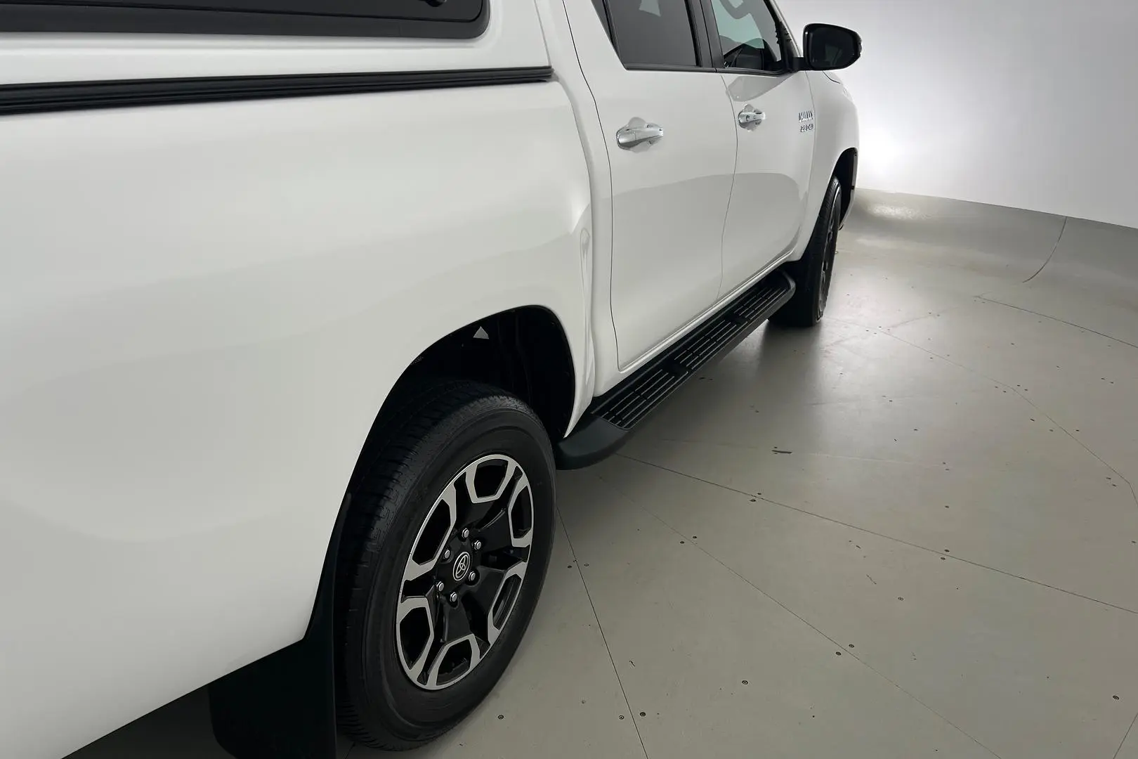 2022 Toyota Hilux Gallery Image 11