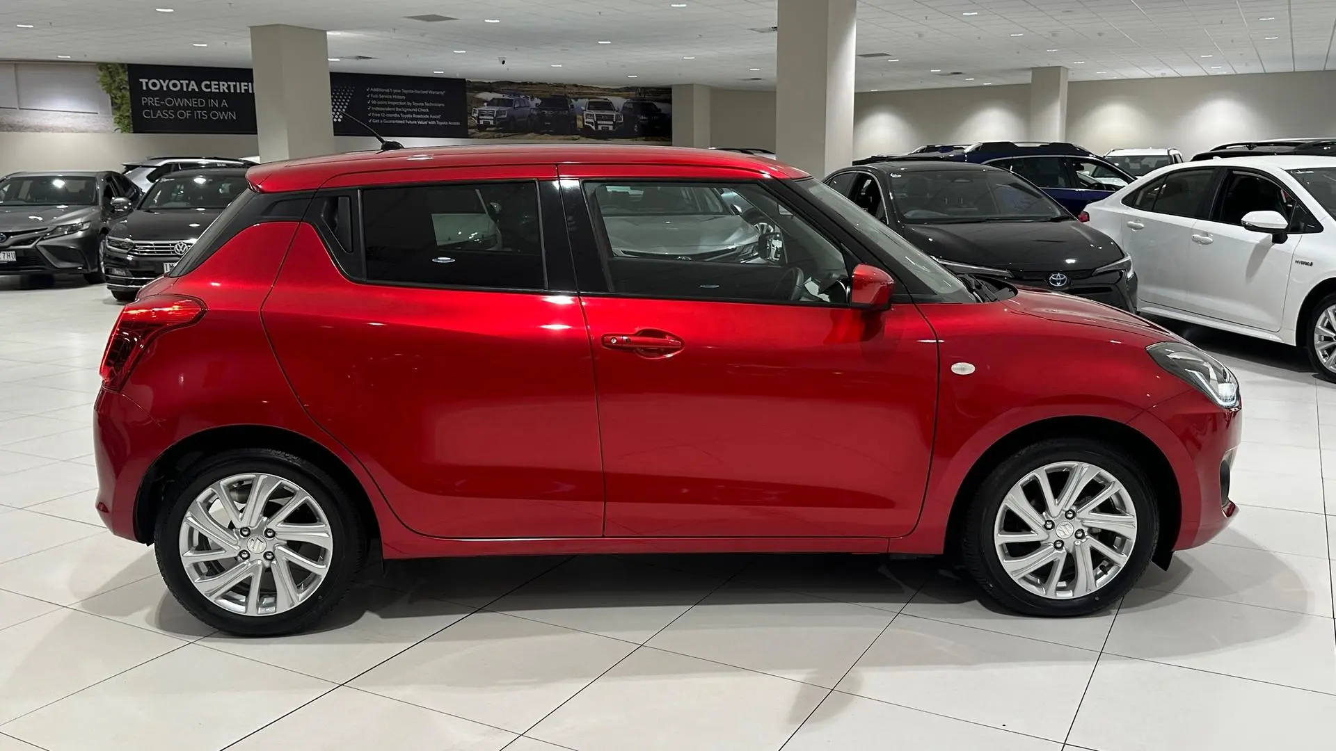 2022 Suzuki Swift Gallery Image 2