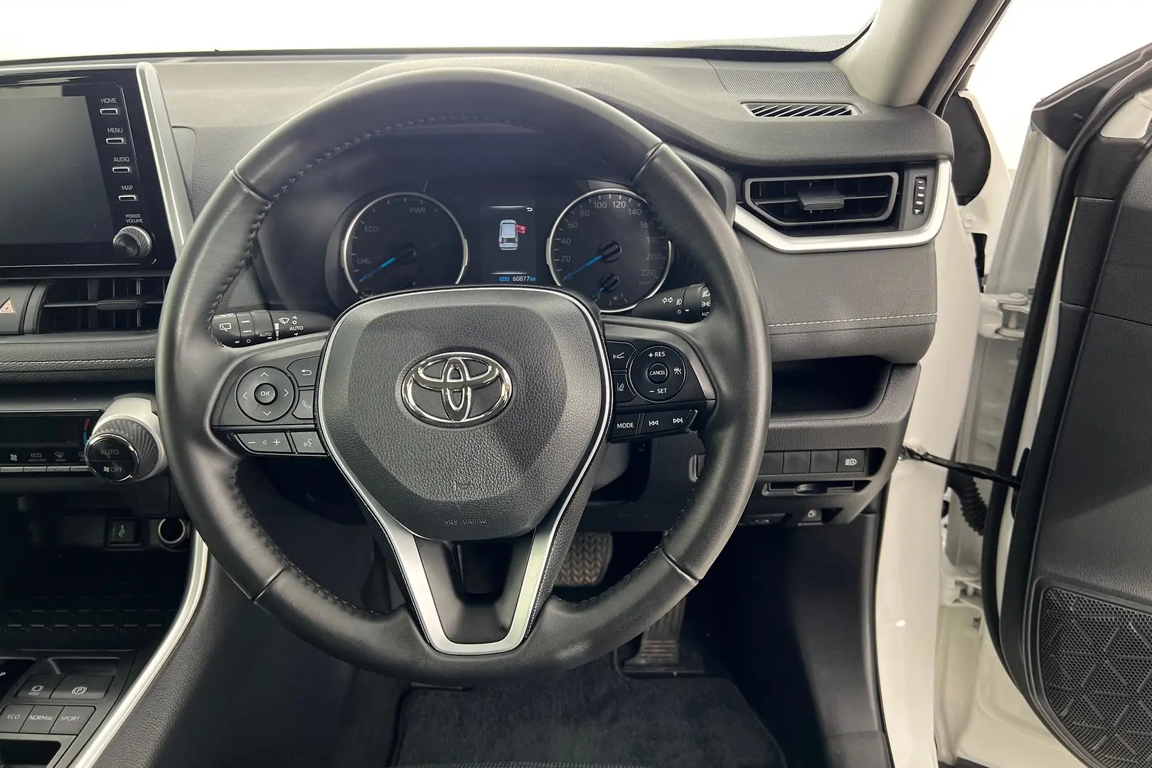 2022 Toyota RAV4 Gallery Image 17
