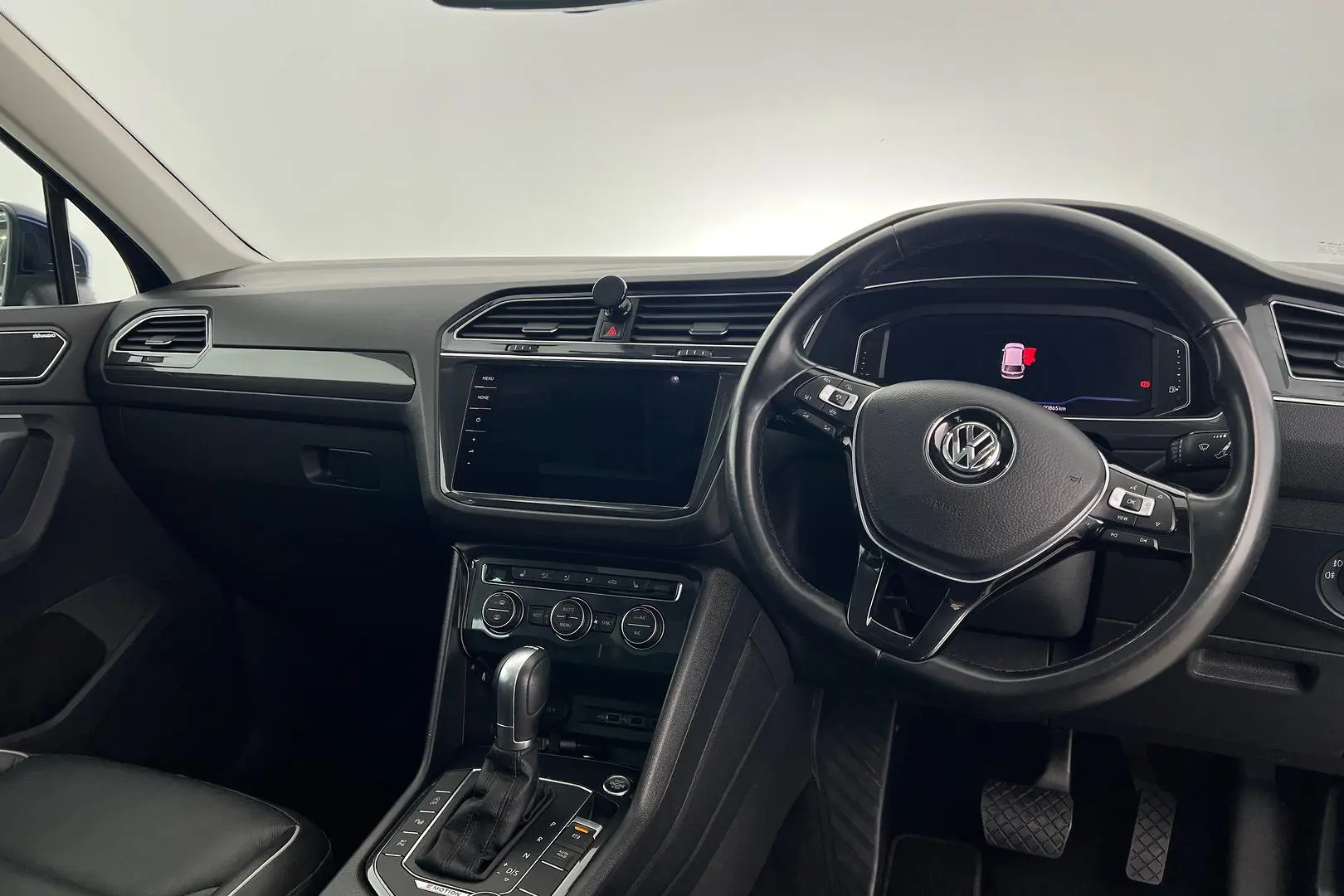 2019 Volkswagen Tiguan Gallery Image 12