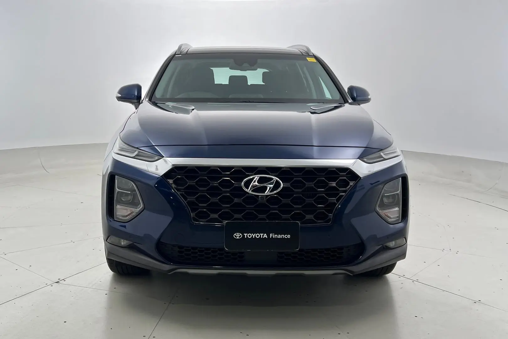 2018 Hyundai Santa Fe Gallery Image 9