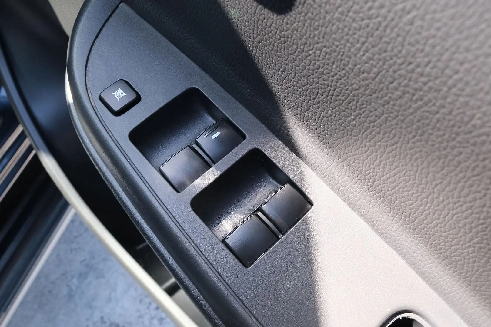 2020 Mitsubishi Triton Gallery Image 12