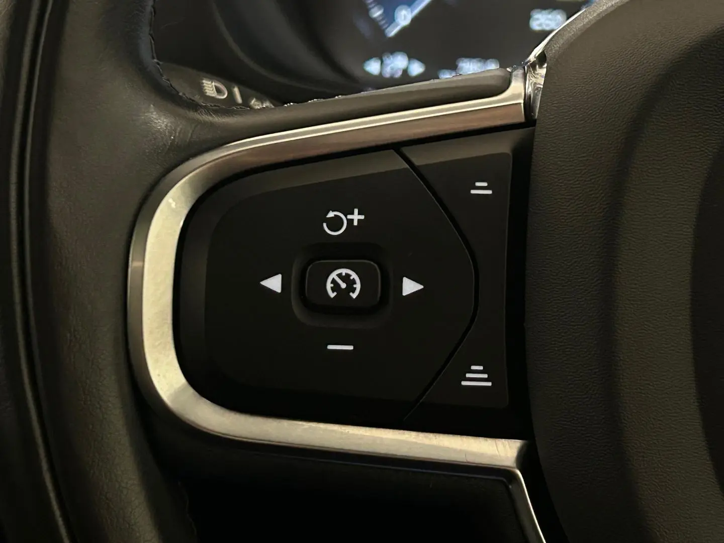 2020 Volvo XC60 Gallery Image 25