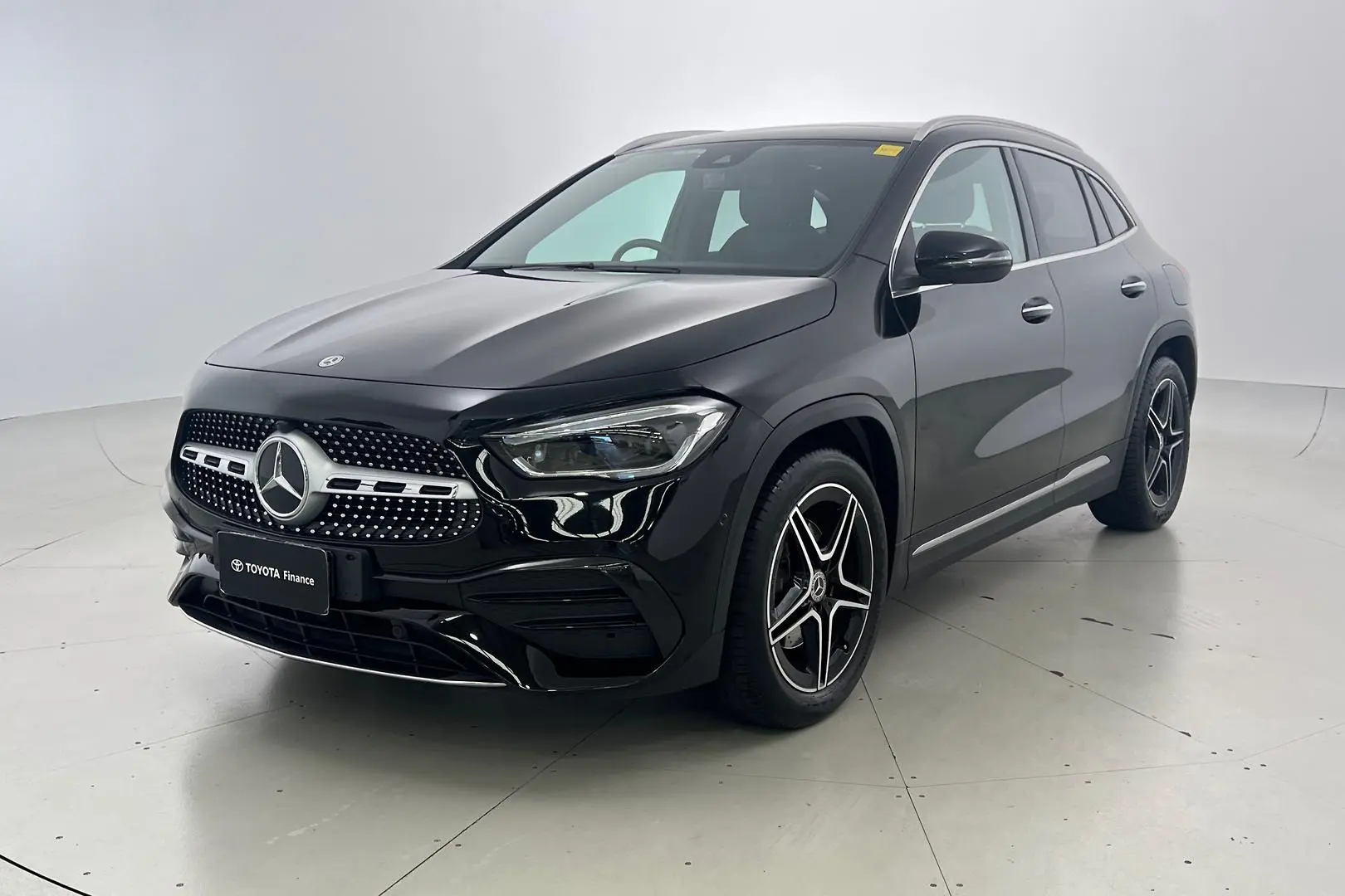 2023 Mercedes-Benz GLA-Class Gallery Image 9