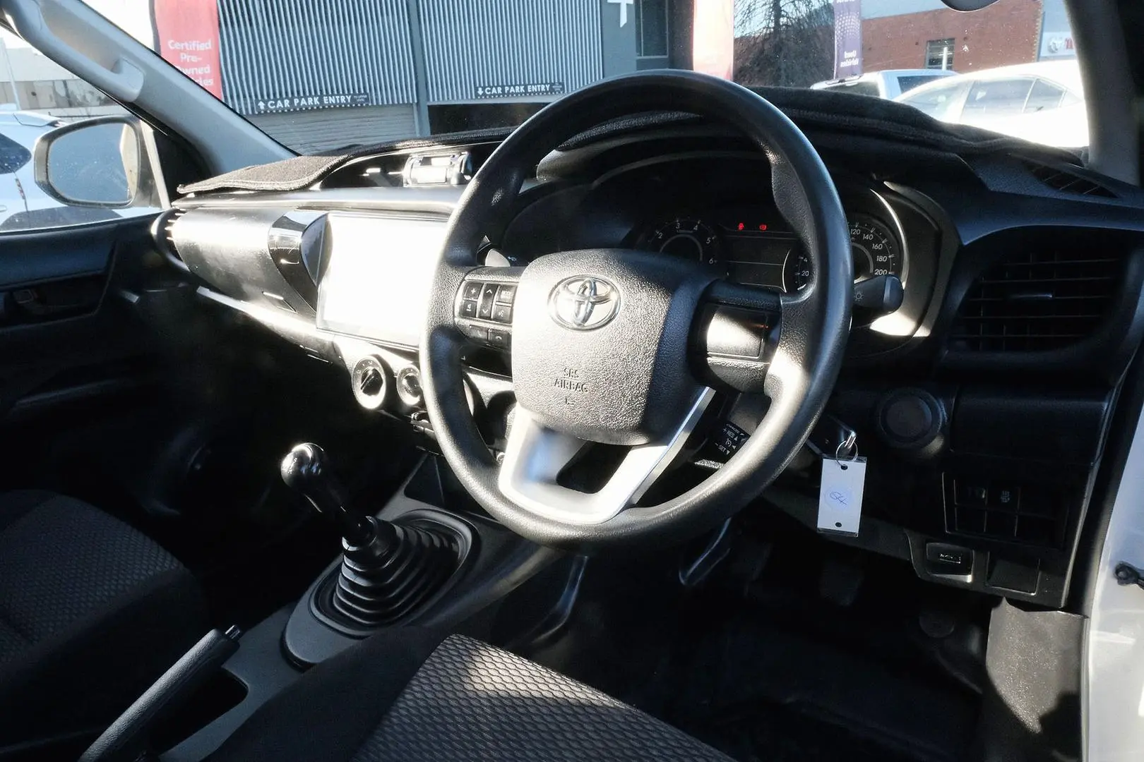 2018 Toyota Hilux Gallery Image 7