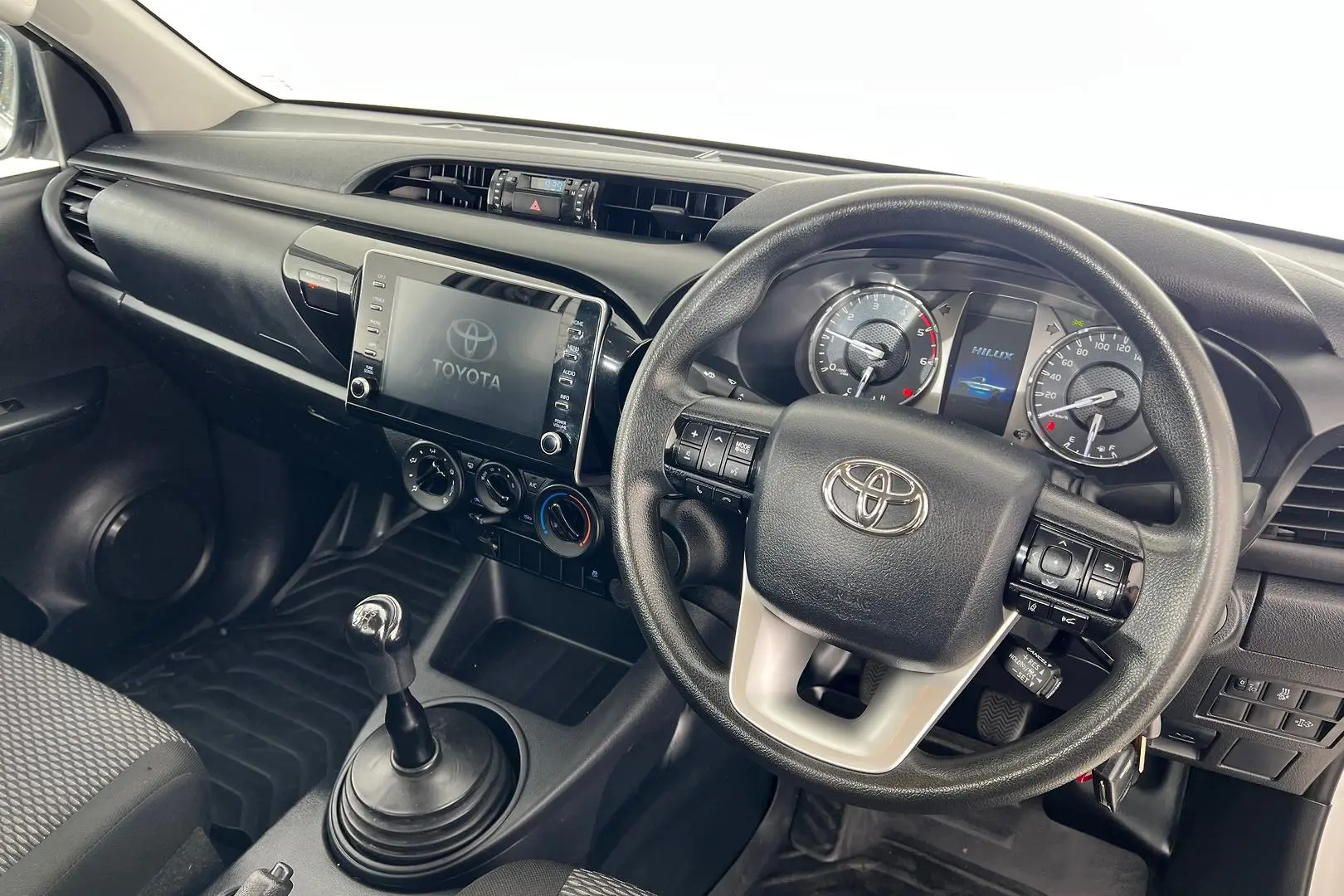 2021 Toyota Hilux Gallery Image 3