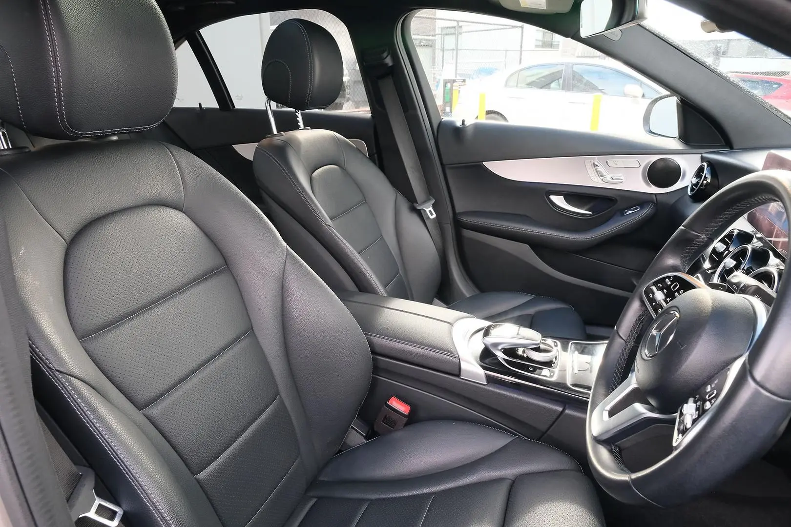 2021 Mercedes-Benz C-Class Gallery Image 16