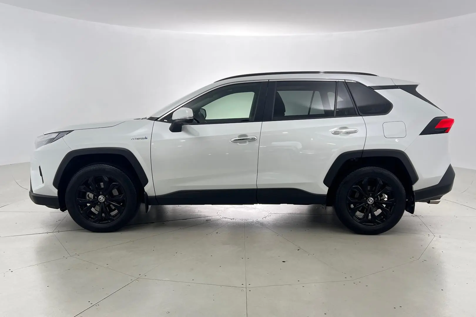2023 Toyota RAV4 Gallery Image 8