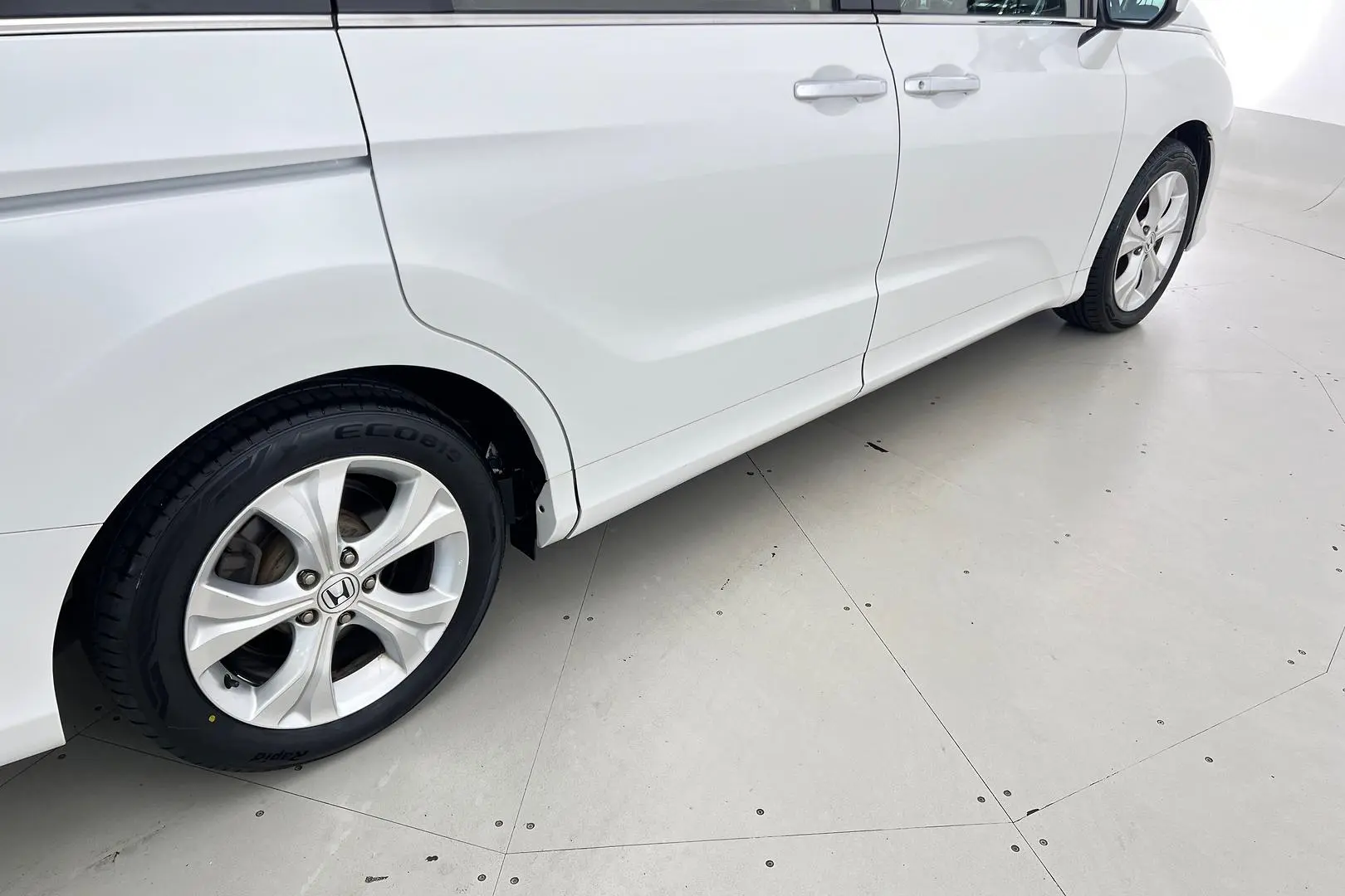 2014 Honda Odyssey Gallery Image 5