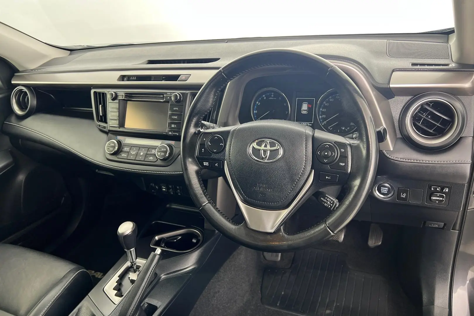 2018 Toyota RAV4 Gallery Image 13