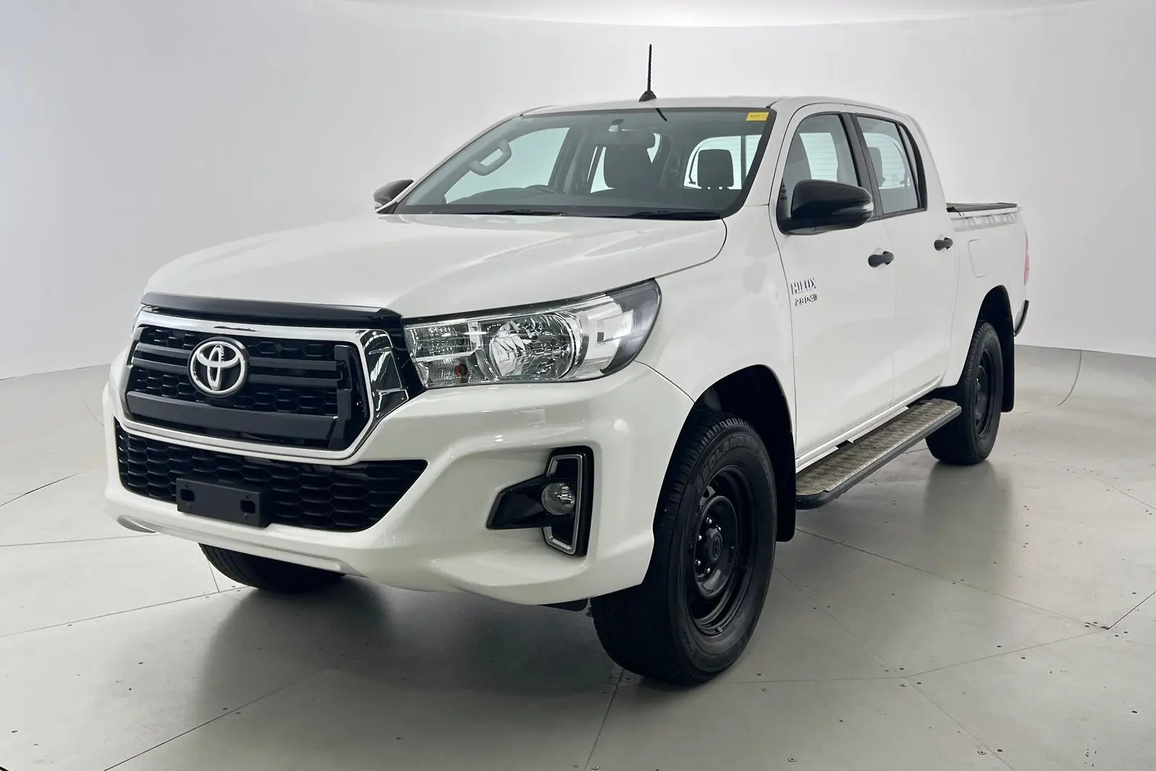 2018 Toyota Hilux Gallery Image 9