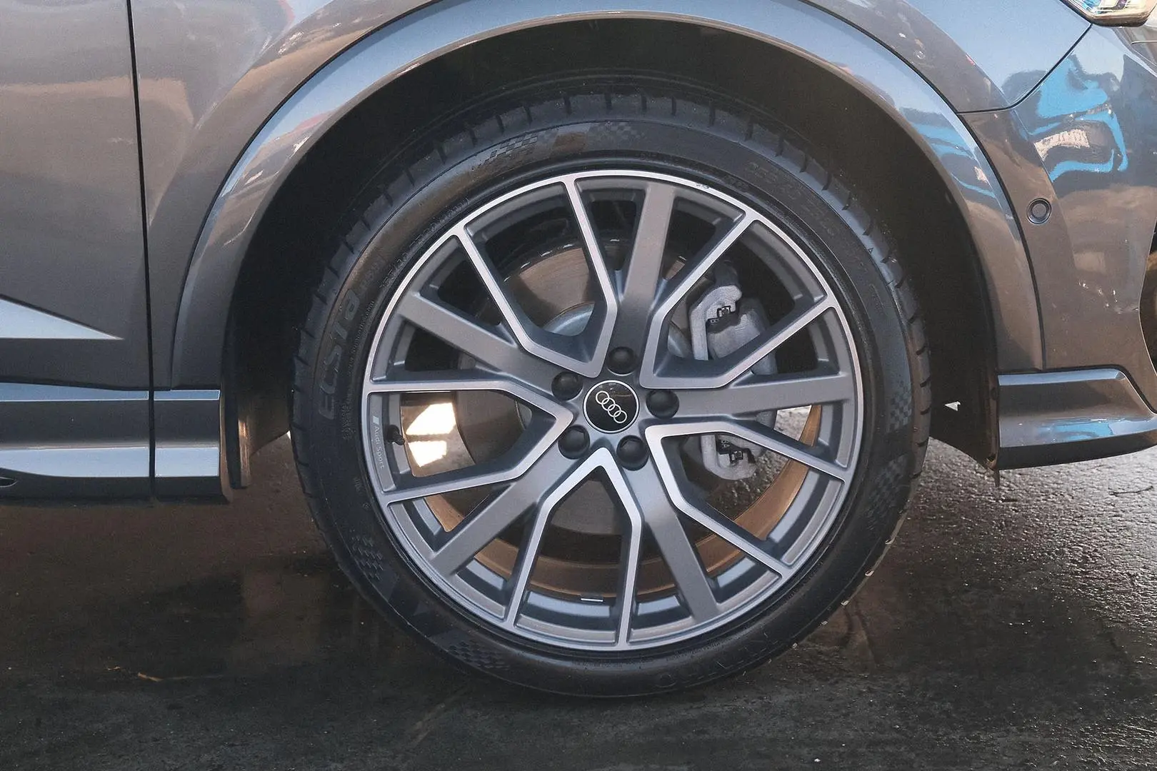 2021 Audi Q3 Gallery Image 6