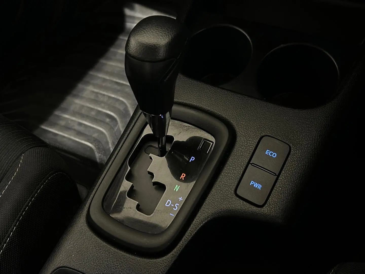 2022 Toyota Hilux Gallery Image 18