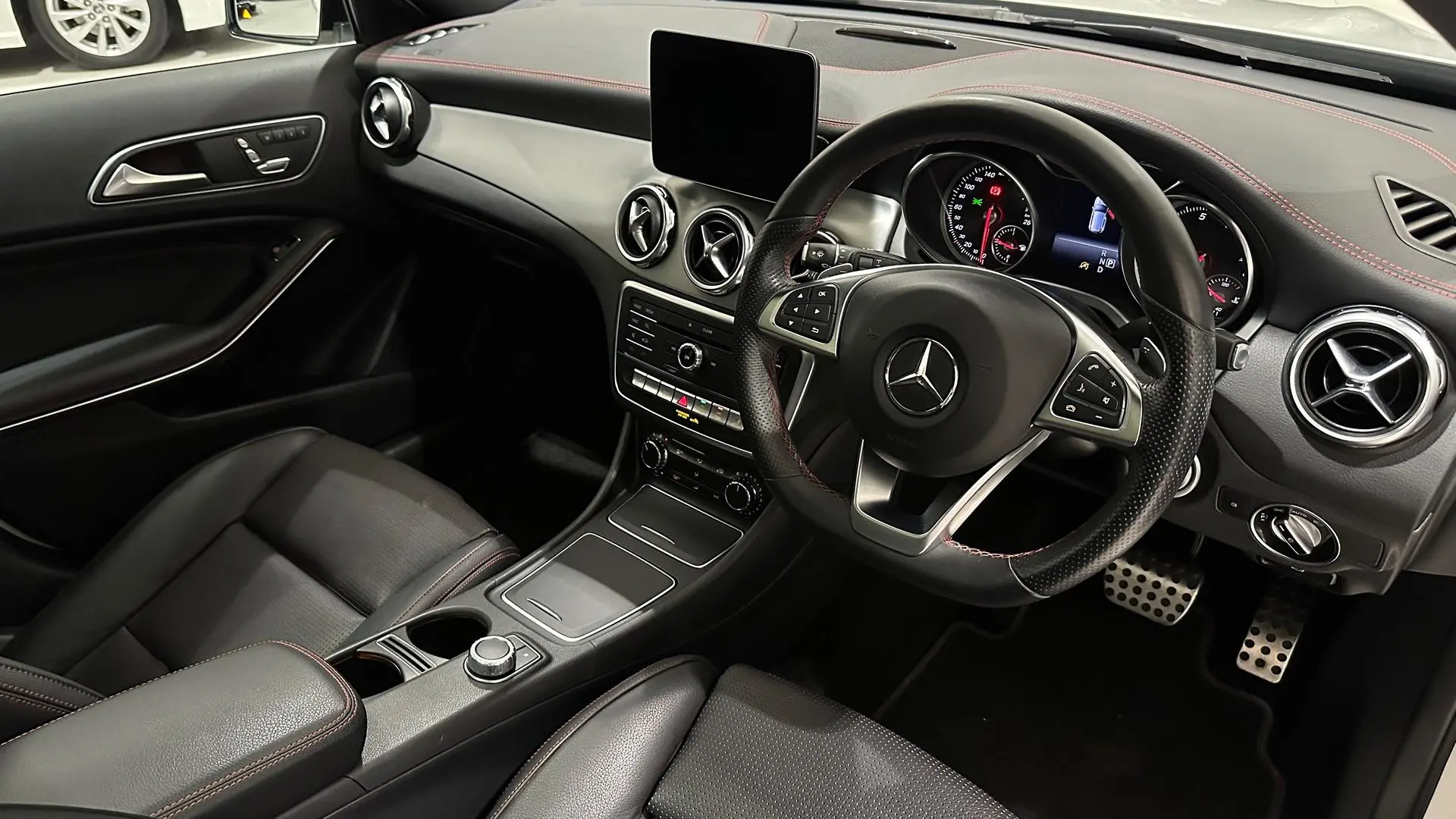 2018 Mercedes-Benz GLA-Class Gallery Image 13