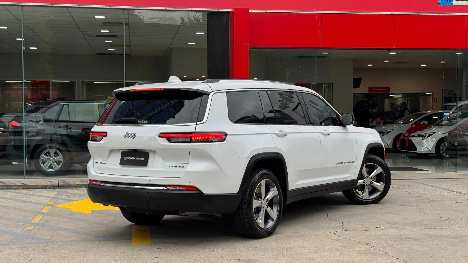 2022 Jeep Grand Cherokee Gallery Image 7