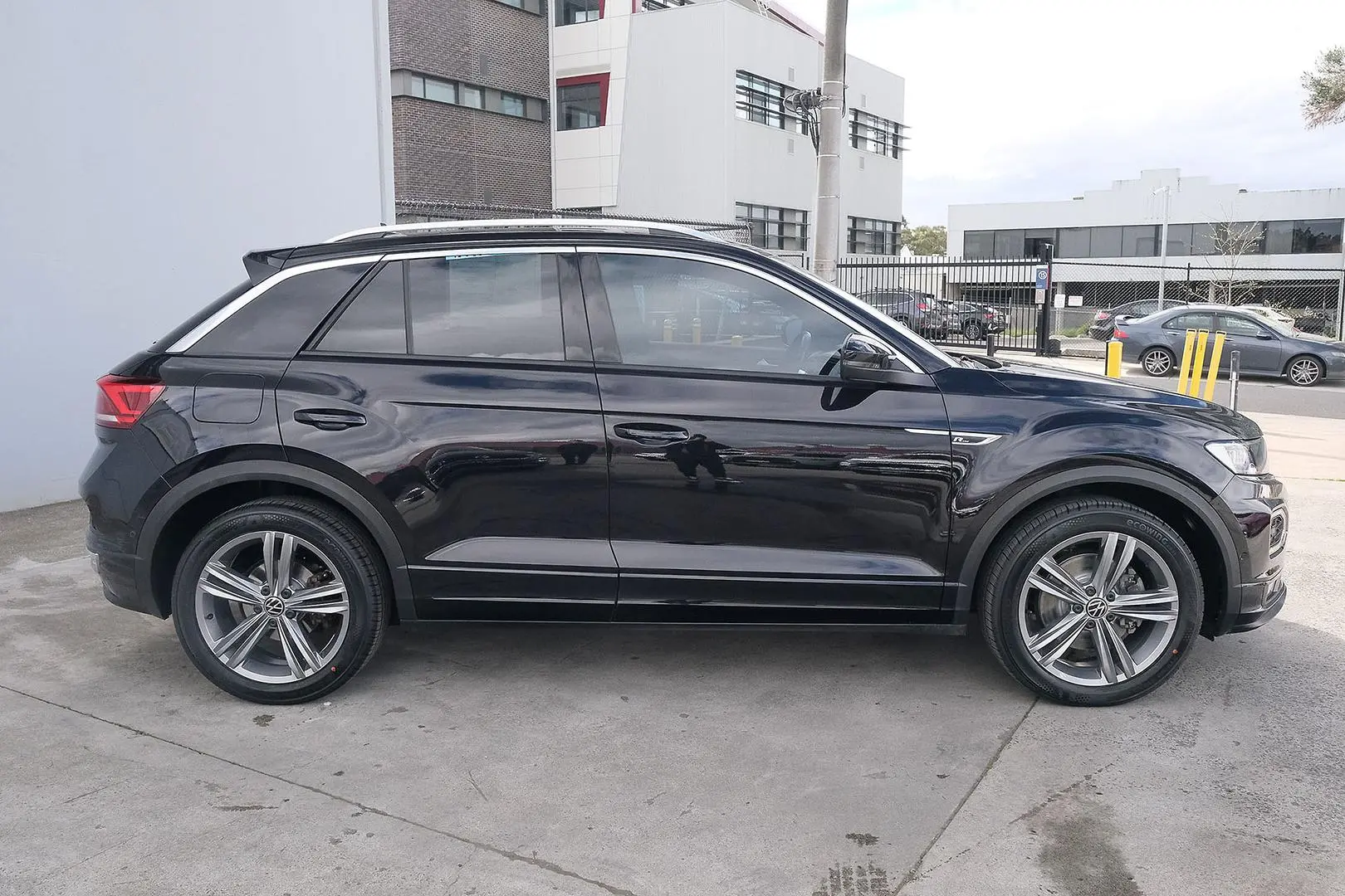 2021 Volkswagen T-Roc Gallery Image 5