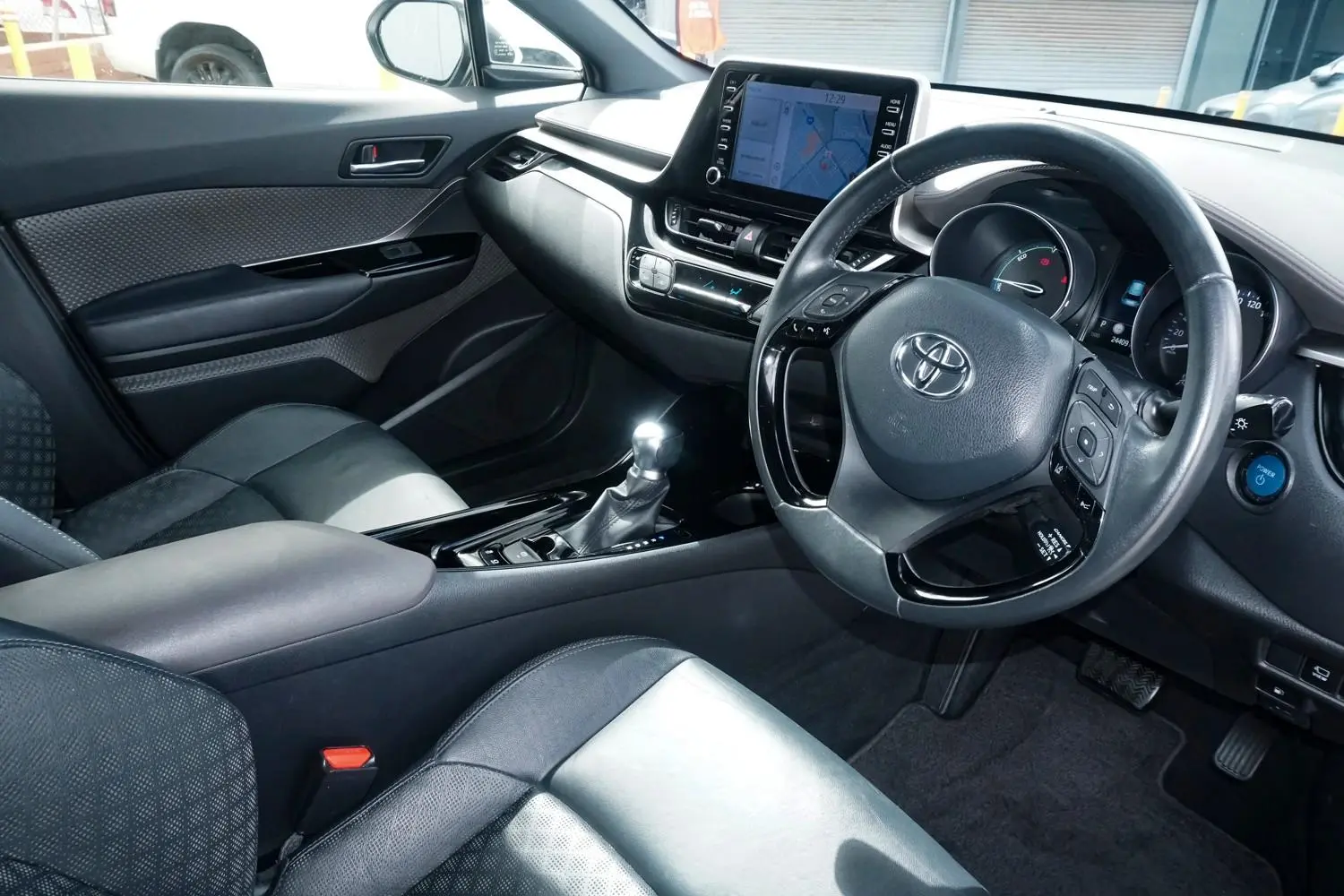 2022 Toyota C-HR Gallery Image 5