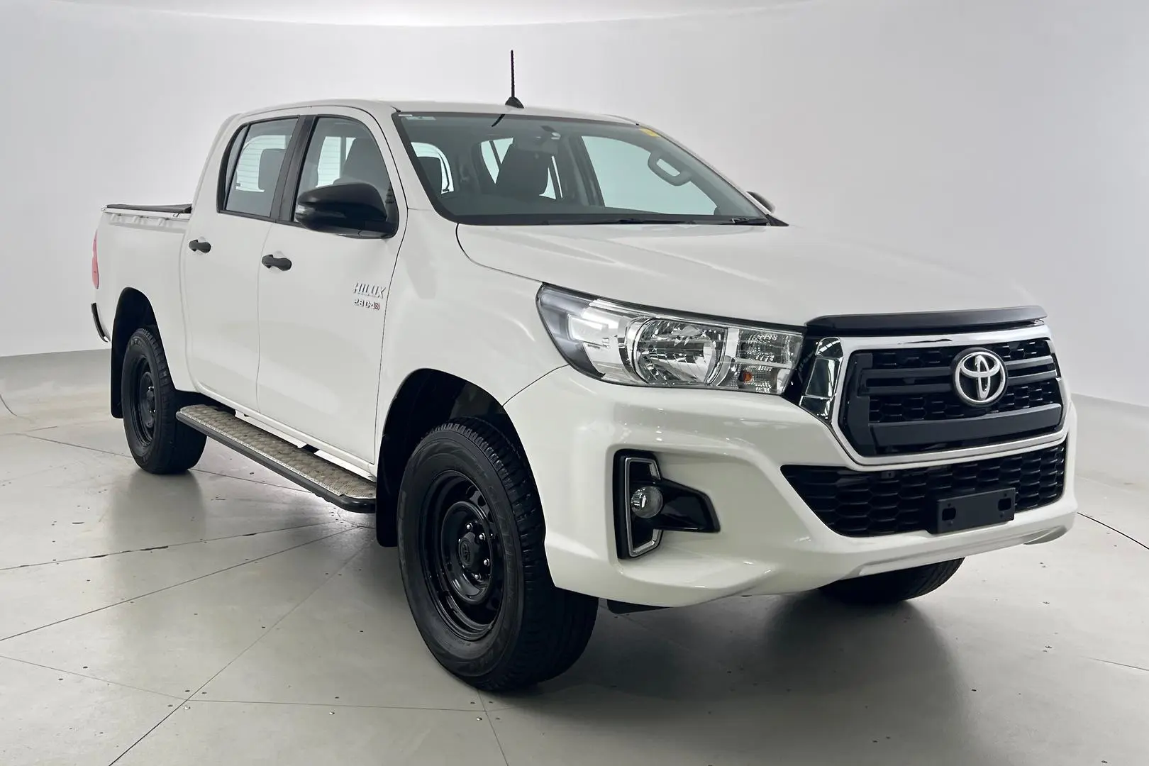 2018 Toyota Hilux Gallery Image 1