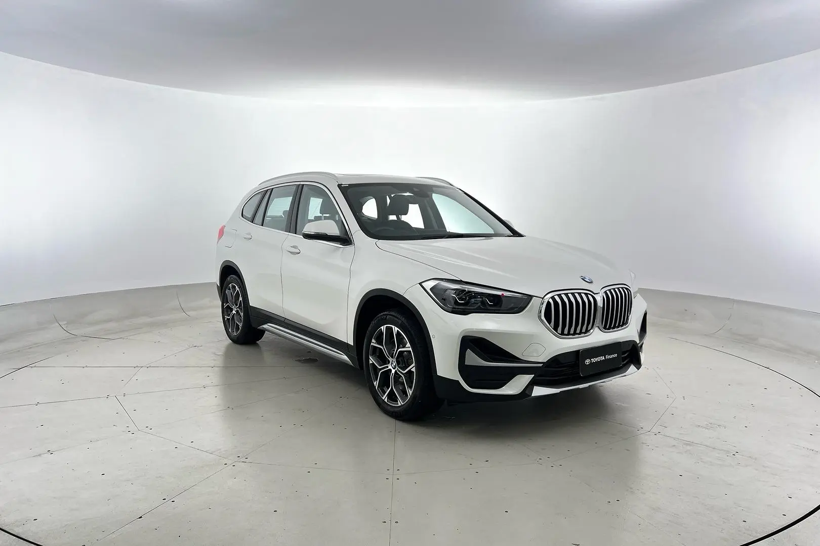 2021 BMW X1 Gallery Image 1
