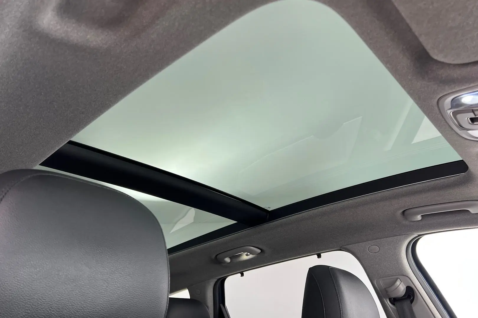 2018 Hyundai Santa Fe Gallery Image 12