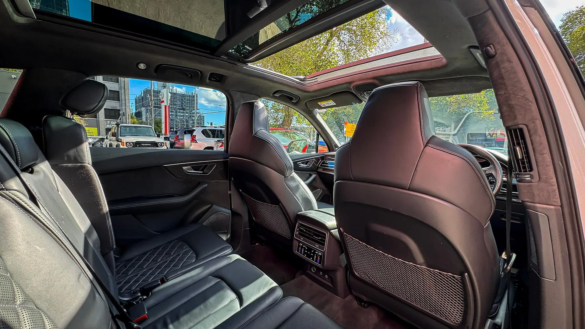 2021 Audi SQ7 Gallery Image 4