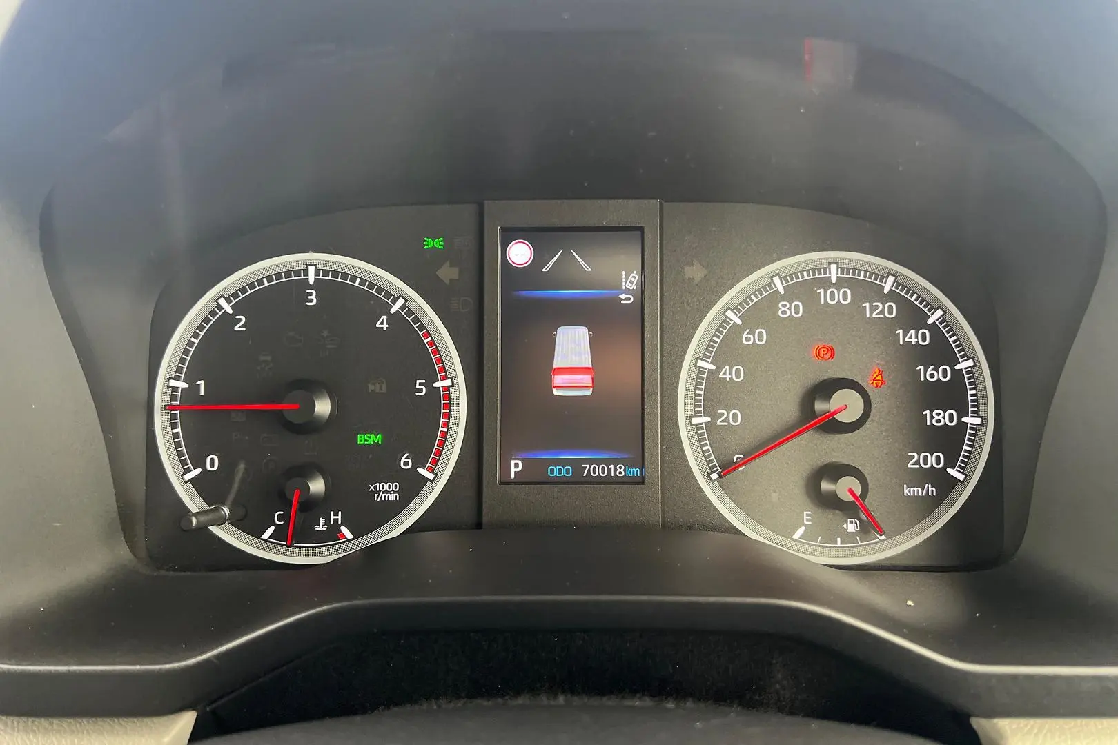 2022 Toyota Hiace Gallery Image 19